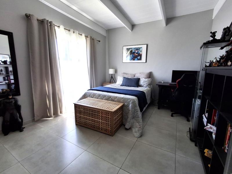 3 Bedroom Property for Sale in Britannia Bay Western Cape